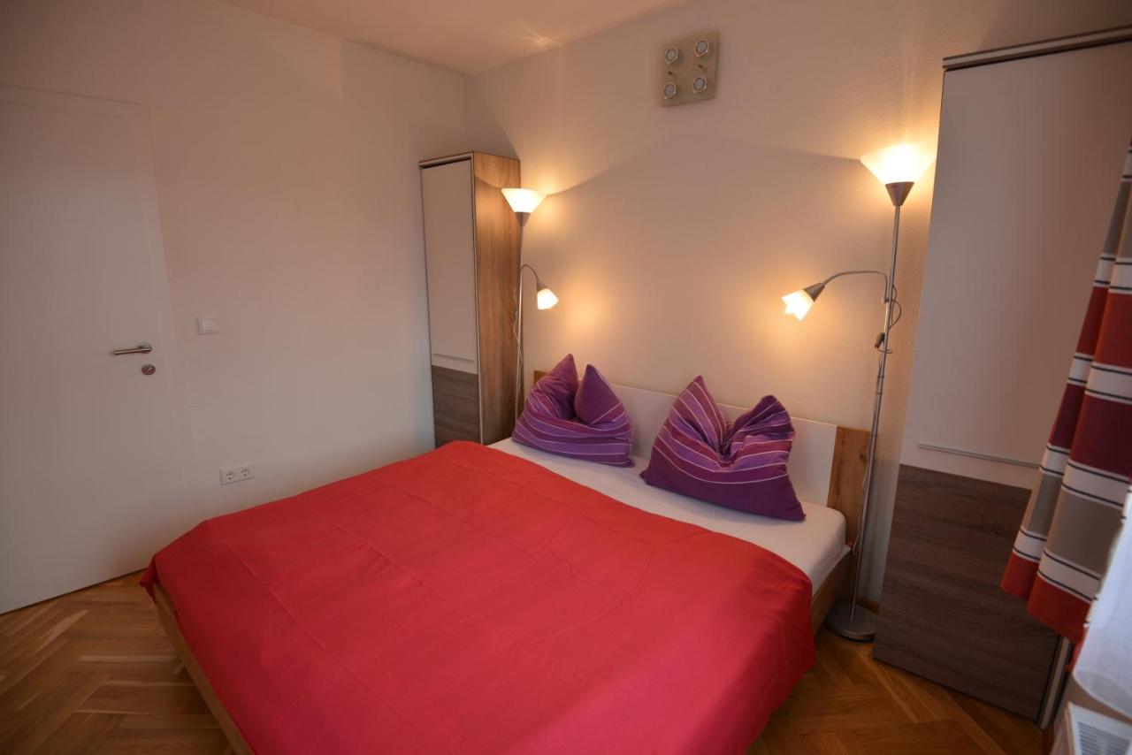 Pirkerhof Apartment *